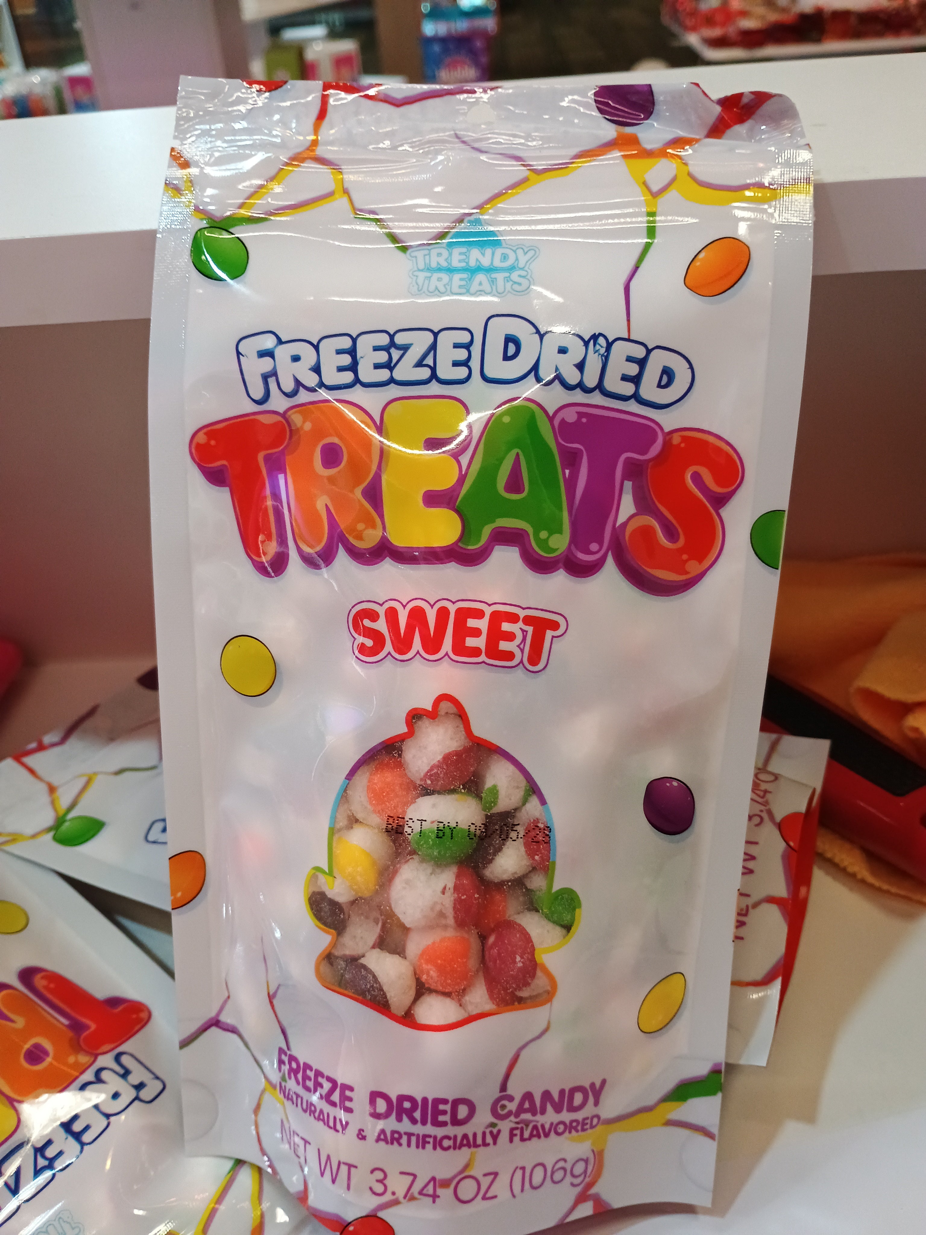 Freeze dried sweet candy