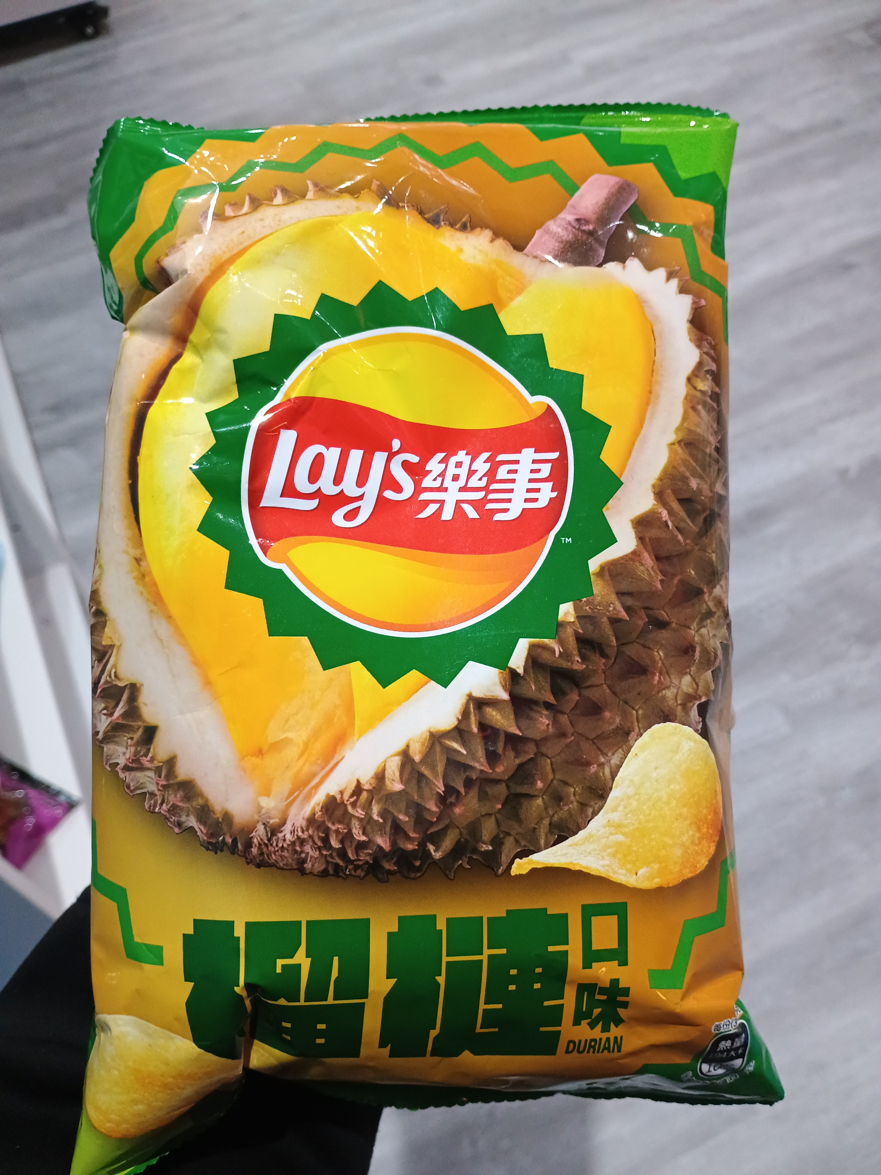 Lays durian flavor potato chips