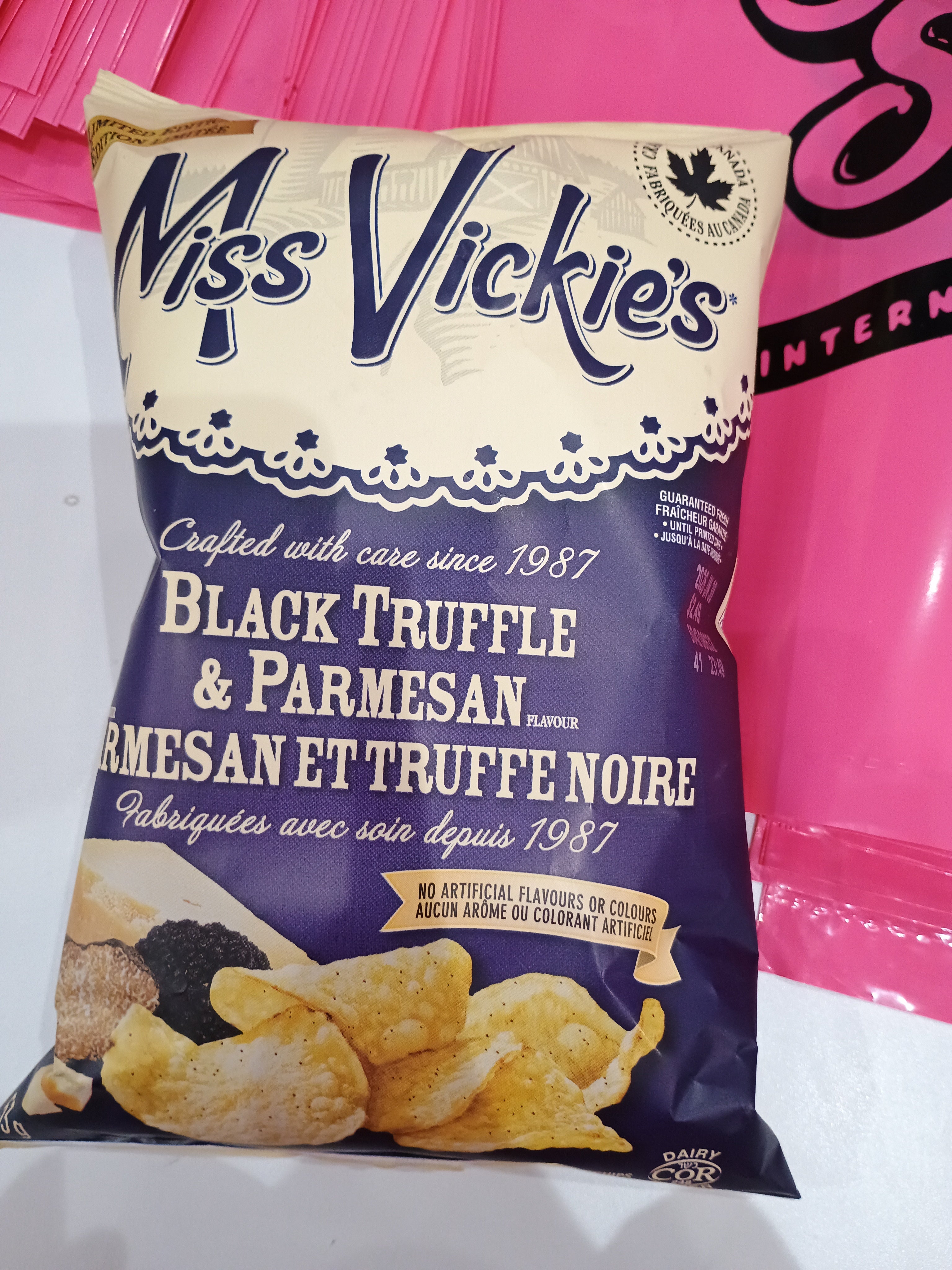 Miss Vickie's truffle noire