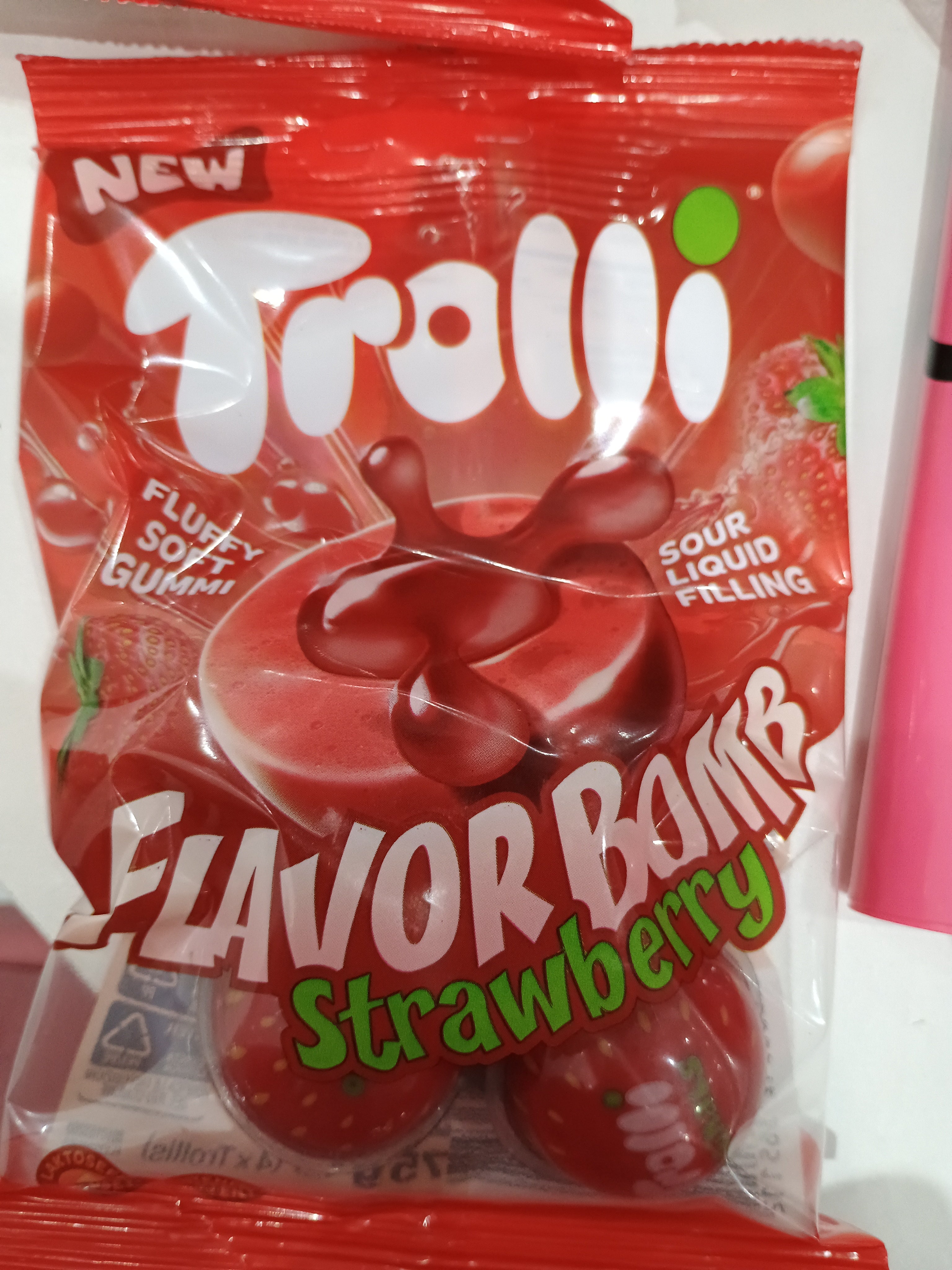 Trolli flavor bomb strawberry